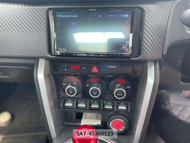 Toyota 86 2018-04 8334219-21