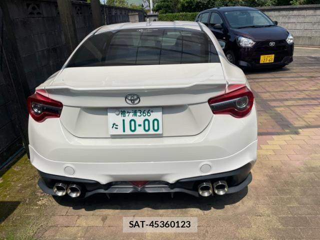 Toyota 86 2018-04 8334219-4