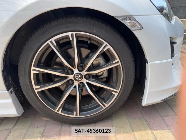 Toyota 86 2018-04 8334219-7