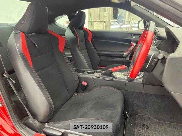 Toyota 86 2012-10 8334301-11