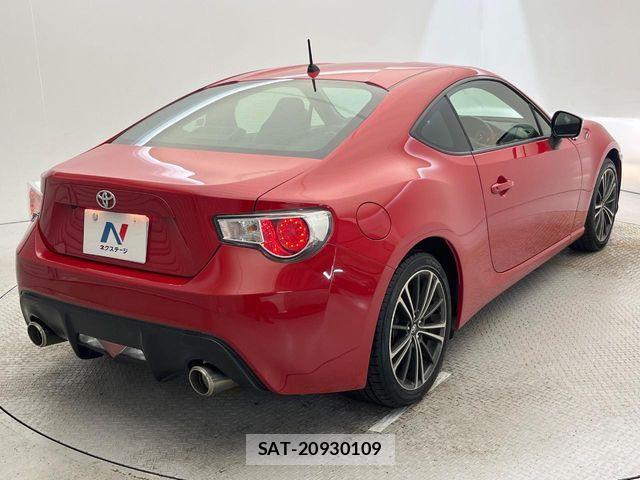 Toyota 86 2012-10 8334301-16