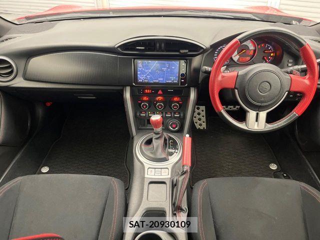 Toyota 86 2012-10 8334301-1