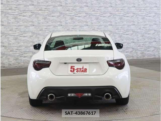 Toyota 86 2017-12 8334208-13