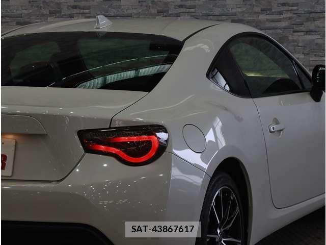 Toyota 86 2017-12 8334208-15
