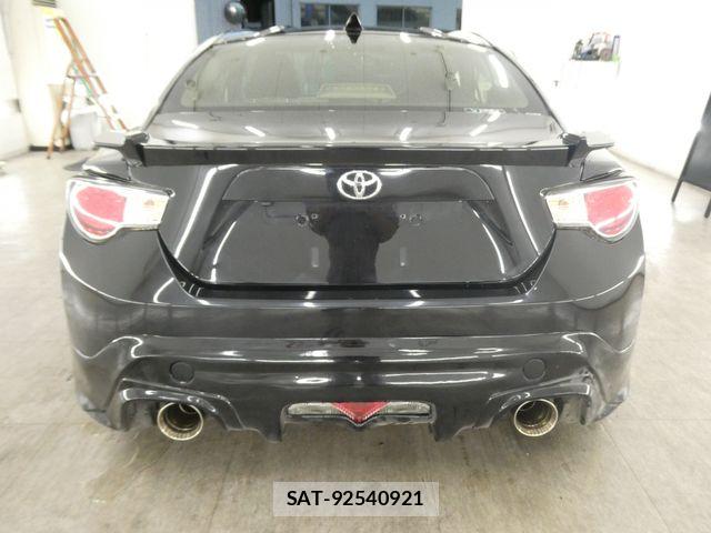 Toyota 86 2013-03 8334323-9