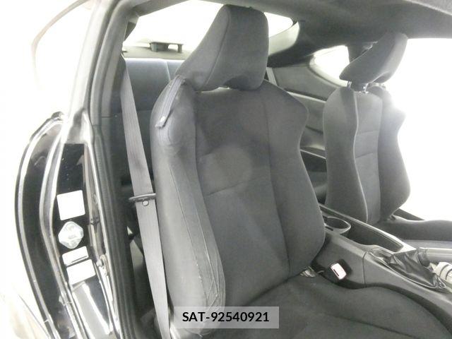 Toyota 86 2013-03 8334323-19