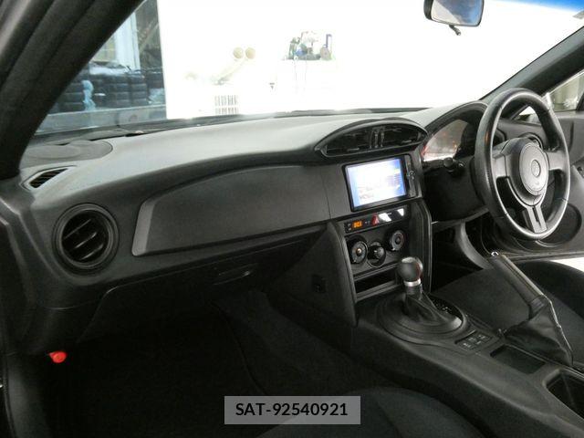 Toyota 86 2013-03 8334323-23
