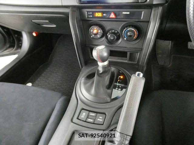 Toyota 86 2013-03 8334323-26