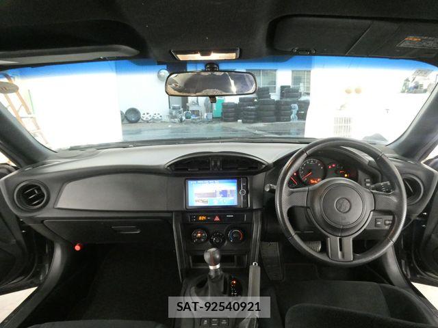 Toyota 86 2013-03 8334323-2