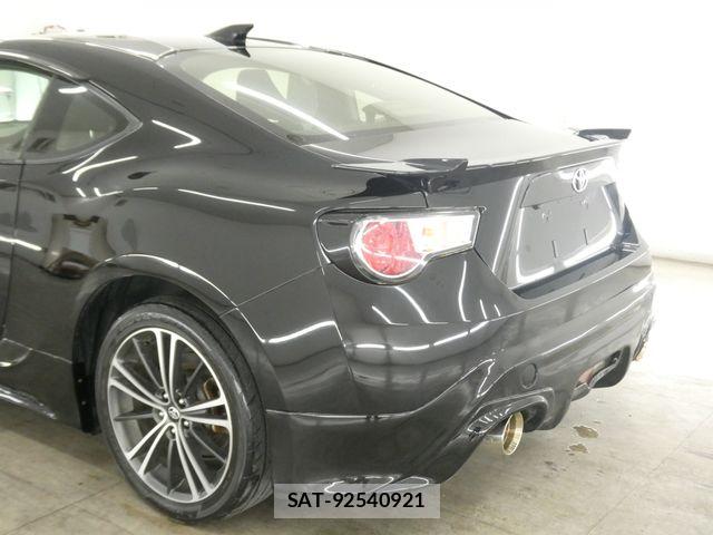 Toyota 86 2013-03 8334323-3
