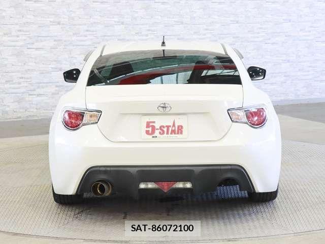 Toyota 86 2013-08 8334254-12