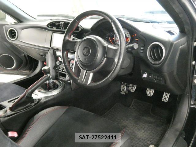 Toyota 86 2012-10 8353355-14