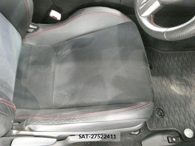 Toyota 86 2012-10 8353355-15