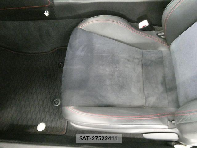 Toyota 86 2012-10 8353355-19