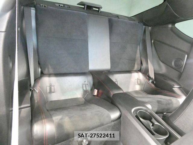 Toyota 86 2012-10 8353355-21