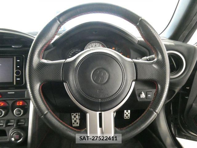 Toyota 86 2012-10 8353355-25