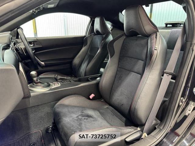 Toyota 86 2014-05 8353379-9