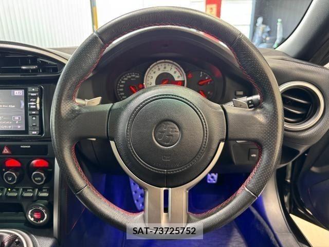 Toyota 86 2014-05 8353379-12