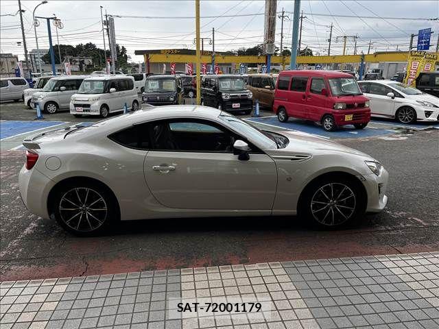 Toyota 86 2017-08 8353308-4
