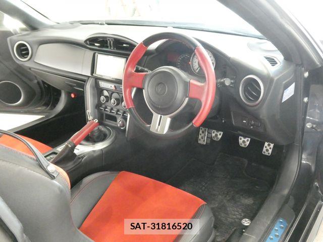 Toyota 86 2013-07 8353372-10