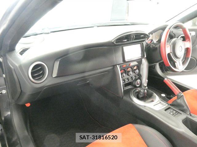 Toyota 86 2013-07 8353372-21