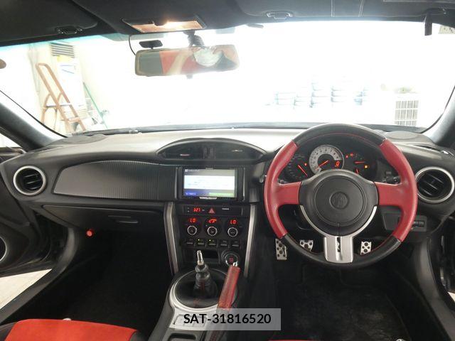 Toyota 86 2013-07 8353372-2