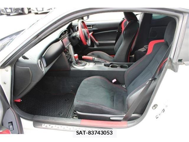 Toyota 86 2013-06 8364463-26