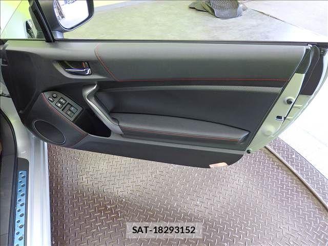 Toyota 86 2012-08 8364462-16