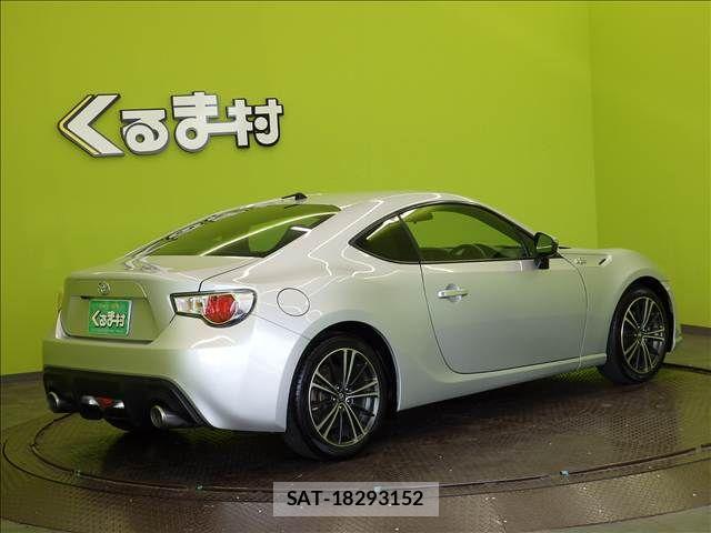 Toyota 86 2012-08 8364462-1