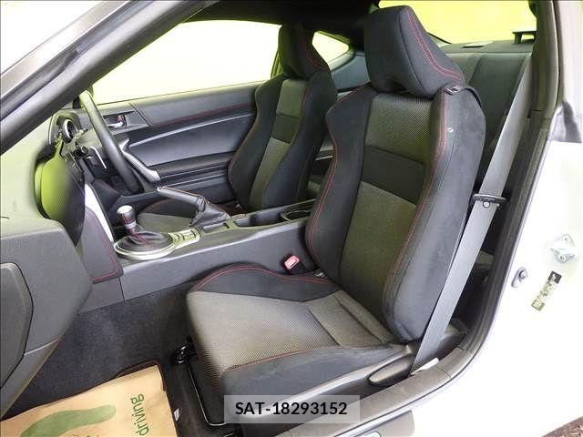 Toyota 86 2012-08 8364462-19
