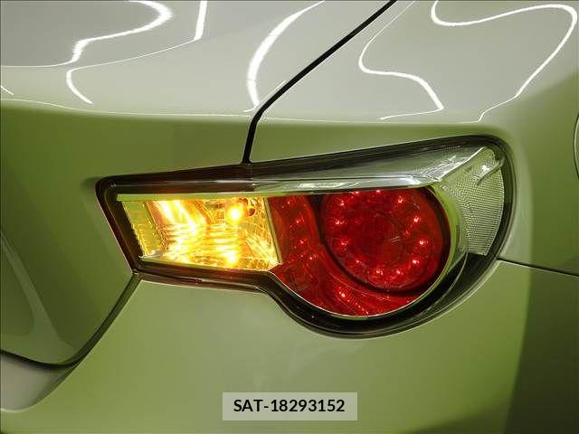 Toyota 86 2012-08 8364462-26
