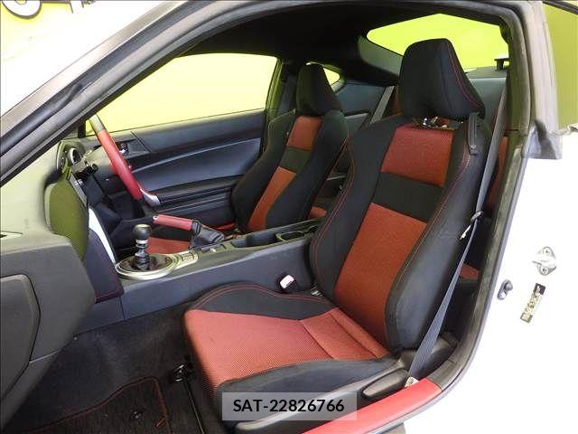 Toyota 86 2014-06 8364455-21