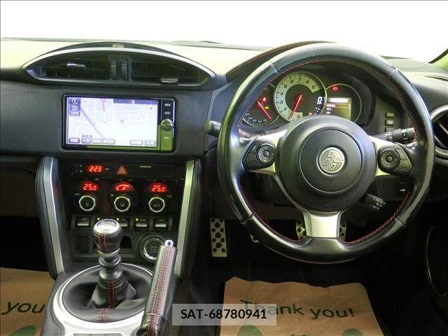 Toyota 86 2017-03 8364456-16