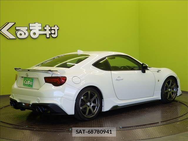 Toyota 86 2017-03 8364456-1