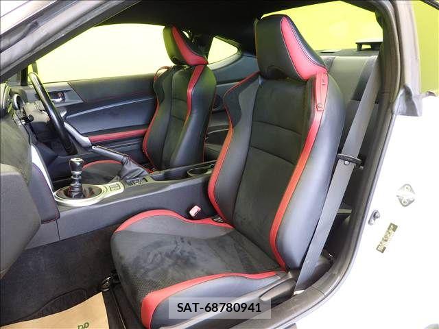 Toyota 86 2017-03 8364456-24