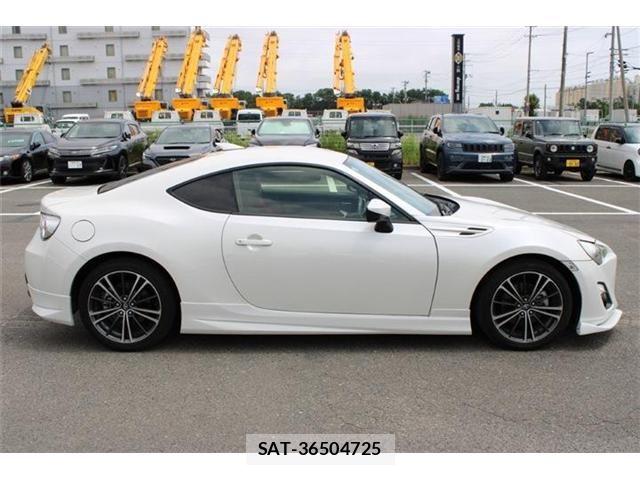 Toyota 86 2013-10 8364459-10