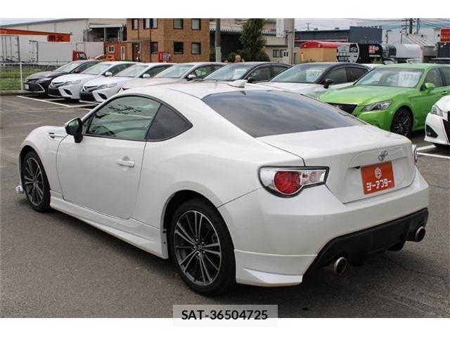 Toyota 86 2013-10 8364459-13