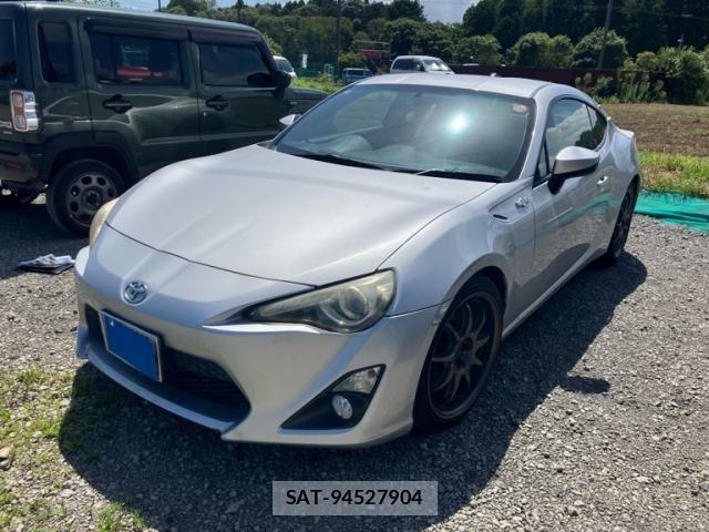 Toyota 86 2013-12 8371369-1