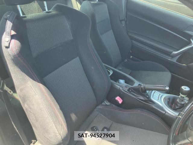 Toyota 86 2013-12 8371369-19