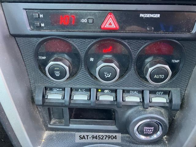 Toyota 86 2013-12 8371369-25