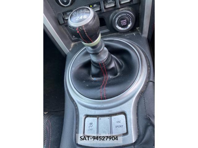 Toyota 86 2013-12 8371369-26