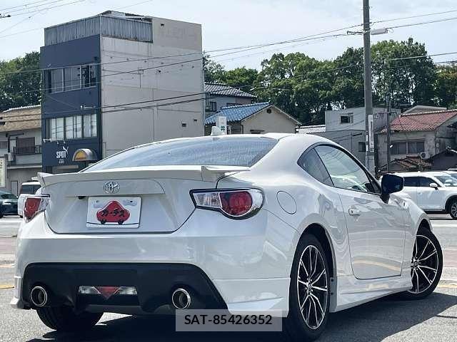 Toyota 86 2016-03 8371368-2