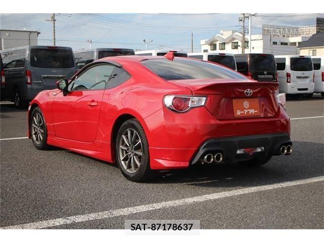 Toyota 86 2015-02 8456566-11