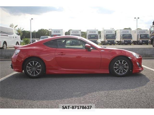 Toyota 86 2015-02 8456566-14