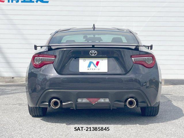 Toyota 86 2017-09 8522396-15