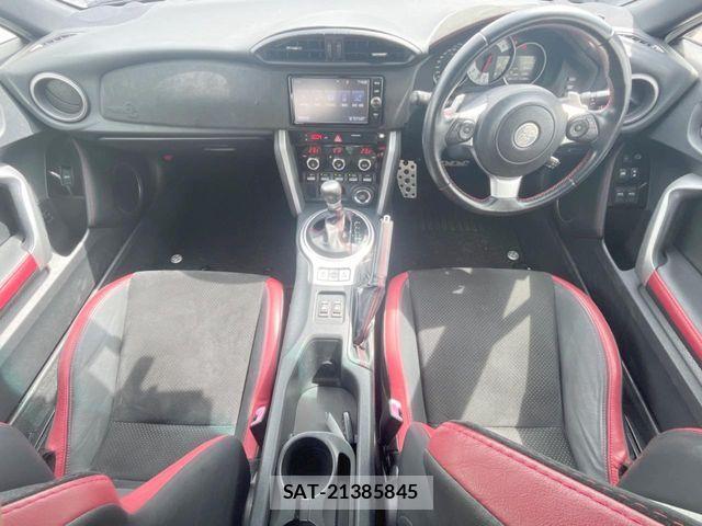 Toyota 86 2017-09 8522396-1