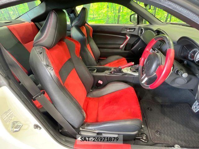 Toyota 86 2014-06 8560576-7