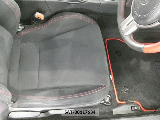 Toyota 86 2013-11 8560557-15