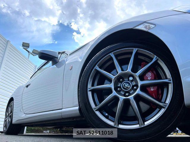 Toyota 86 2017-10 8560399-12