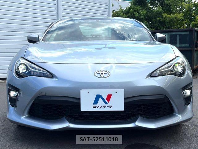 Toyota 86 2017-10 8560399-13